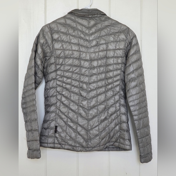 The North Face ThermoBall Eco Puffer Jacket – Meld Grey – Size Small – EUC - Picture 2 of 7